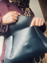 BELIZE BLACK LARGE - €425